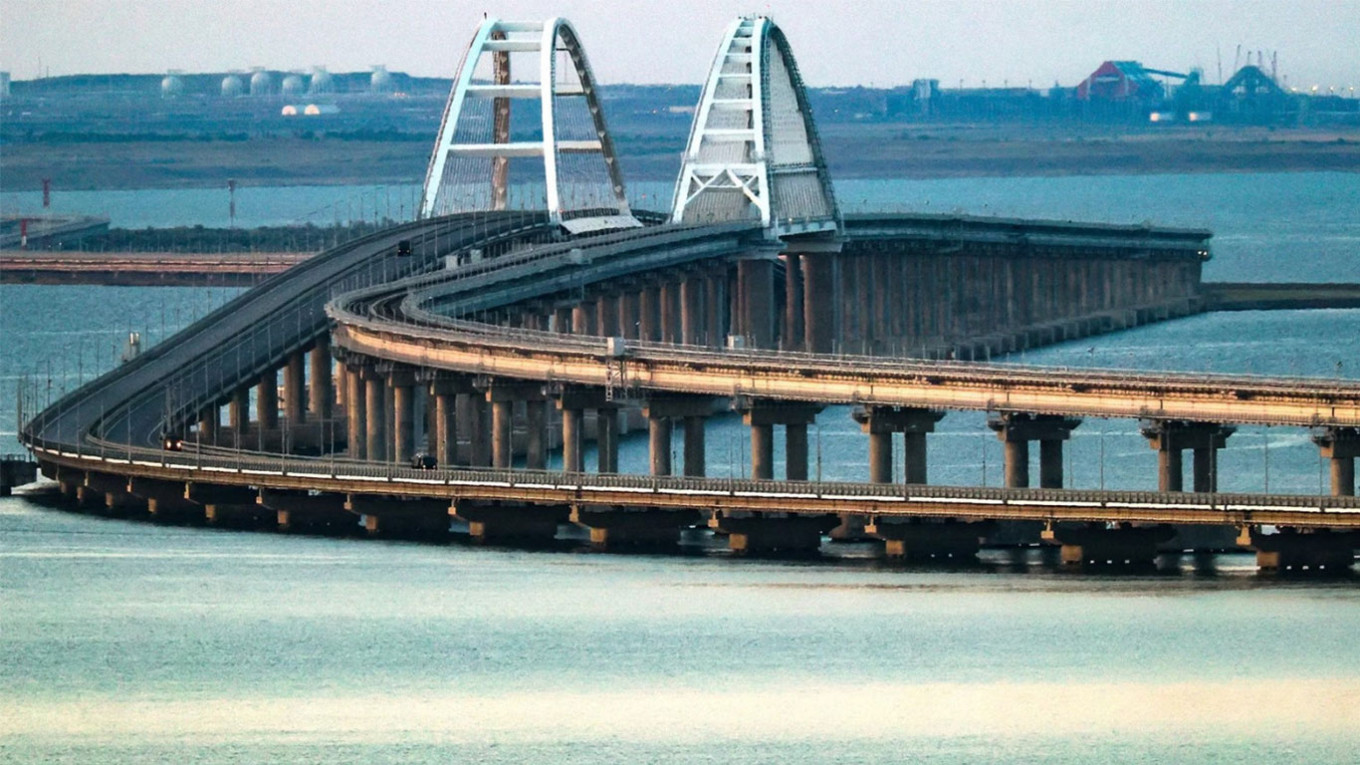 Russia Resumes Traffic On Crimea Bridge After Attack - Taarifa Rwanda