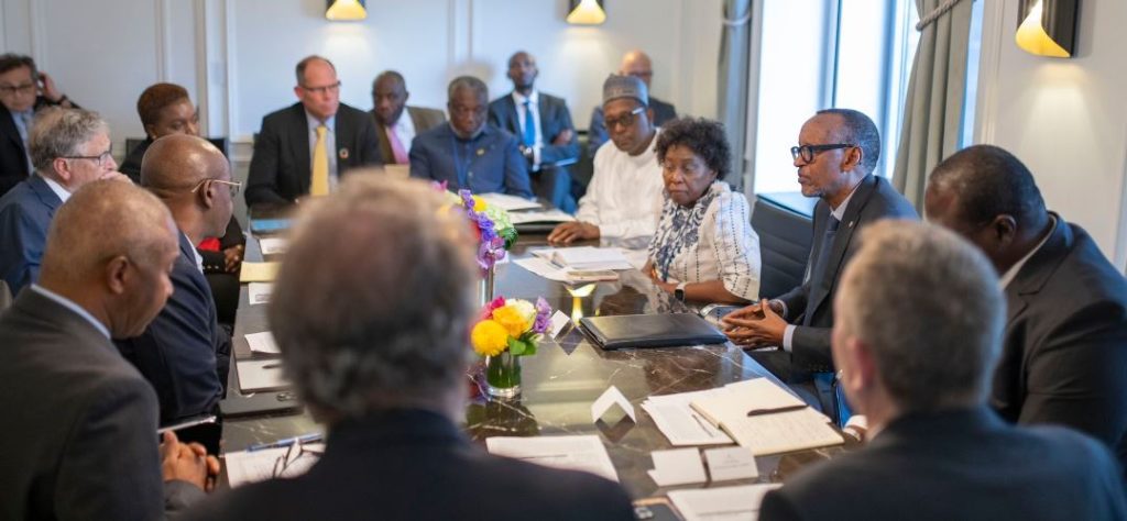 Kagame, Bill Gates, Masiyiwa Discuss Vaccine Manufacturing Costs