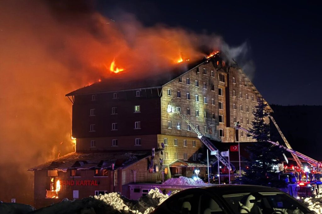 President Kagame Extends Condolences to Türkiye Following Ski Resort Fire