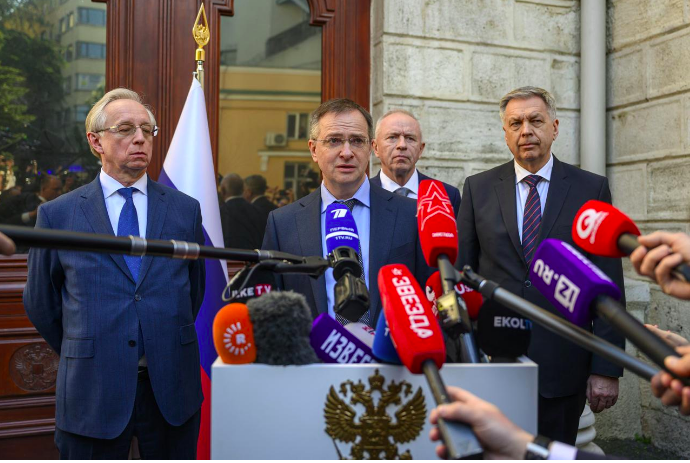 Russia-Ukraine Kick Off Peace Negotiations in Türkiye
